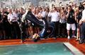 2010 - Mark Webber (Red Bull Racing) comemora sua vitória atirando-se na piscina