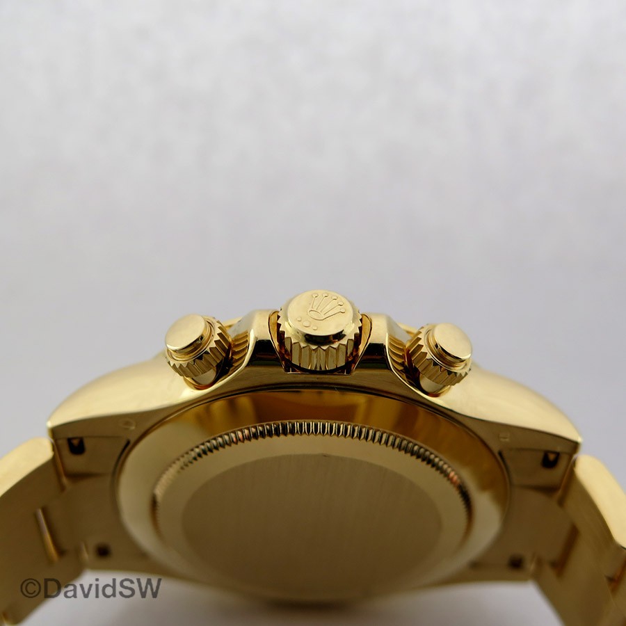 Up for sale is a Rolex 116528 Yellow Gold Daytona.
