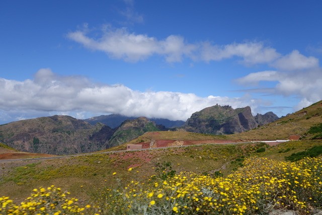 MIRADOR PICO DOS BARCELOS - EIRA DO SERRADO - PICOS AREEIRO/RUIVO (ruta a pie). - Madeira. Los grandes paisajes de una pequeña isla. (12)