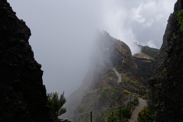 MIRADOR PICO DOS BARCELOS - EIRA DO SERRADO - PICOS AREEIRO/RUIVO (ruta a pie). - Madeira. Los grandes paisajes de una pequeña isla. (21)