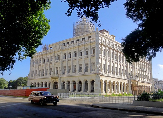 La Habana. Museo de la Revolución, Malecón, Vedado y Cabaret Tropicana. - Cuba. Diez días de enero. (1)