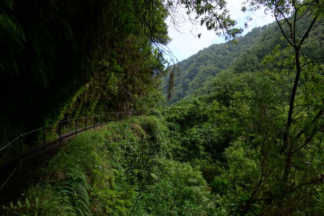 MIRADOR DEL CABO GIRAO – LEVADA DO REI – CRISTO REI DE GUARAJAU. - Madeira. Los grandes paisajes de una pequeña isla. (24)
