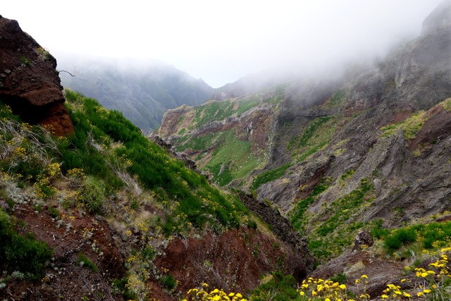 MIRADOR PICO DOS BARCELOS - EIRA DO SERRADO - PICOS AREEIRO/RUIVO (ruta a pie). - Madeira. Los grandes paisajes de una pequeña isla. (25)