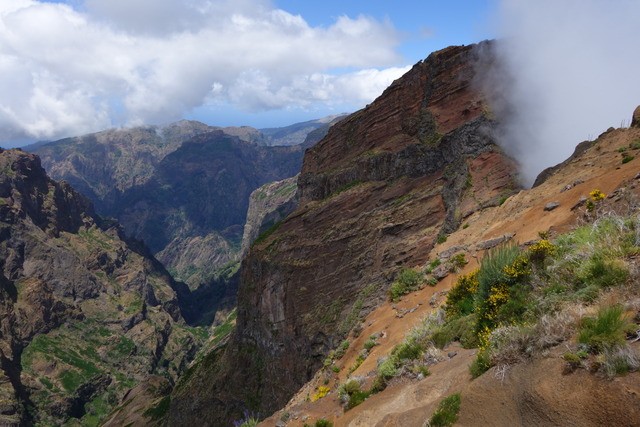MIRADOR PICO DOS BARCELOS - EIRA DO SERRADO - PICOS AREEIRO/RUIVO (ruta a pie). - Madeira. Los grandes paisajes de una pequeña isla. (18)