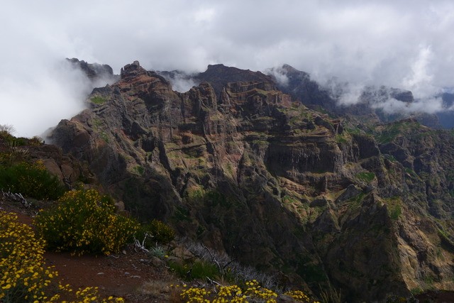 MIRADOR PICO DOS BARCELOS - EIRA DO SERRADO - PICOS AREEIRO/RUIVO (ruta a pie). - Madeira. Los grandes paisajes de una pequeña isla. (44)