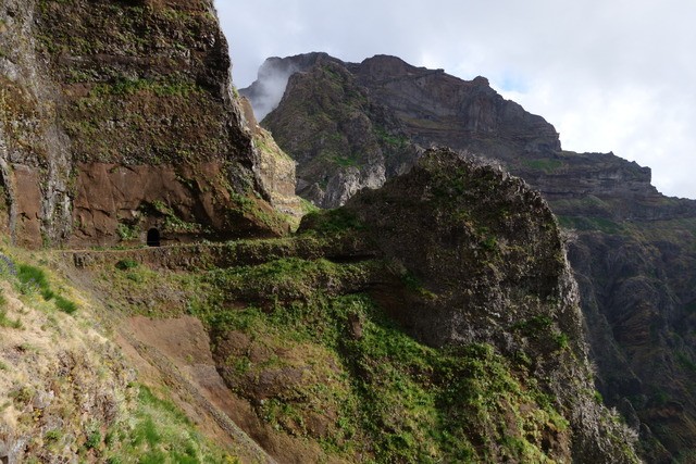 MIRADOR PICO DOS BARCELOS - EIRA DO SERRADO - PICOS AREEIRO/RUIVO (ruta a pie). - Madeira. Los grandes paisajes de una pequeña isla. (50)