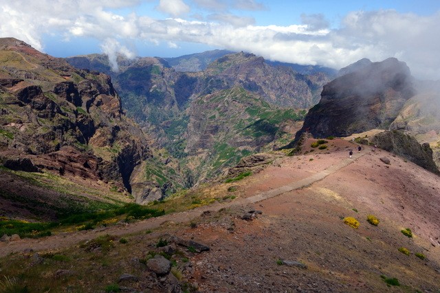MIRADOR PICO DOS BARCELOS - EIRA DO SERRADO - PICOS AREEIRO/RUIVO (ruta a pie). - Madeira. Los grandes paisajes de una pequeña isla. (15)