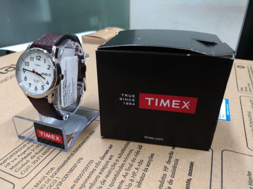 cần bán đồng hồ dây da TIMEX