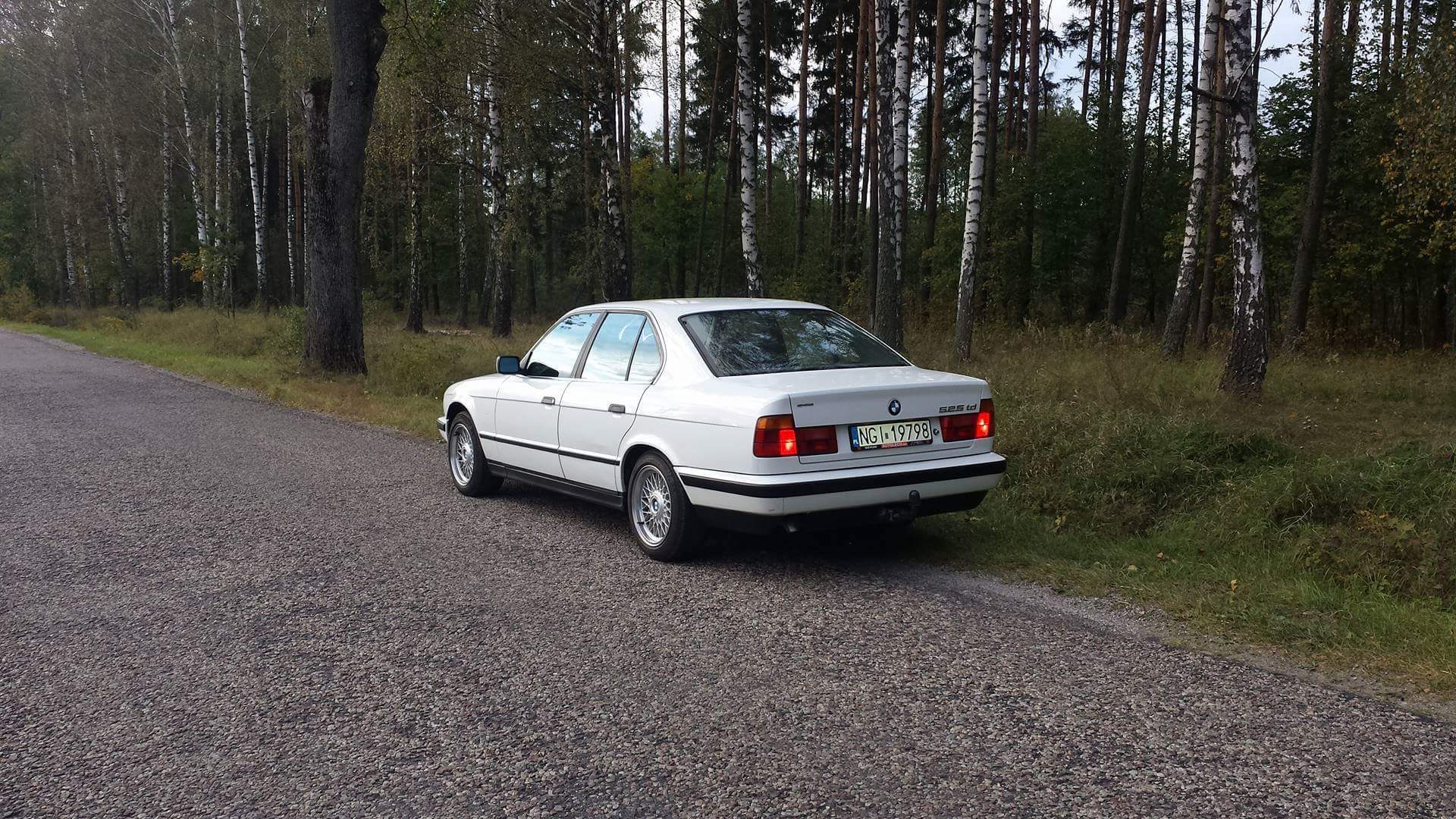 BMWklub.pl • Zobacz temat E34 525tdA vel. Biała Dama