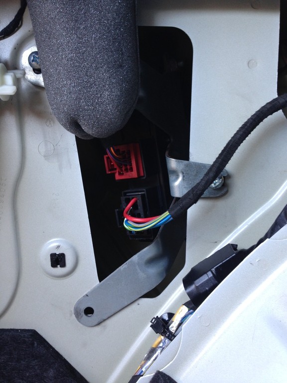 Help: Wiring up the Genuine Trailer Harness
