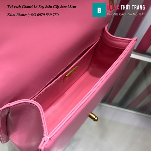 Túi xách Chanel Boy viền xích siêu cấp da cá đuối 25cm màu hồng nhạt - A67086