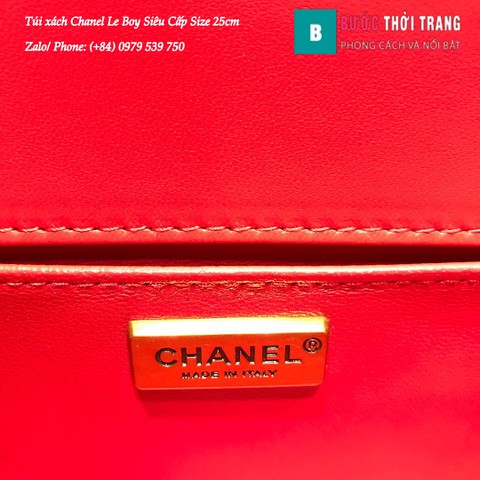 Túi xách Chanel Boy viền xích siêu cấp da cá đuối 25cm màu đỏ vân  - A67086