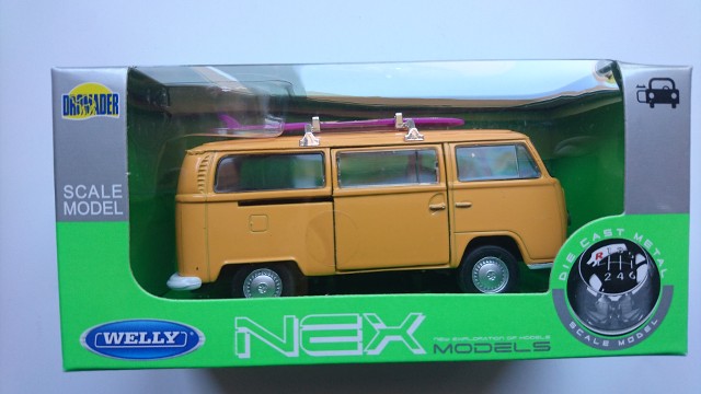 WELLY RENAULT 4 YELLOW WITH SURFBOARD 1:34 DIE CAST METAL MODEL NEW IN BOX 